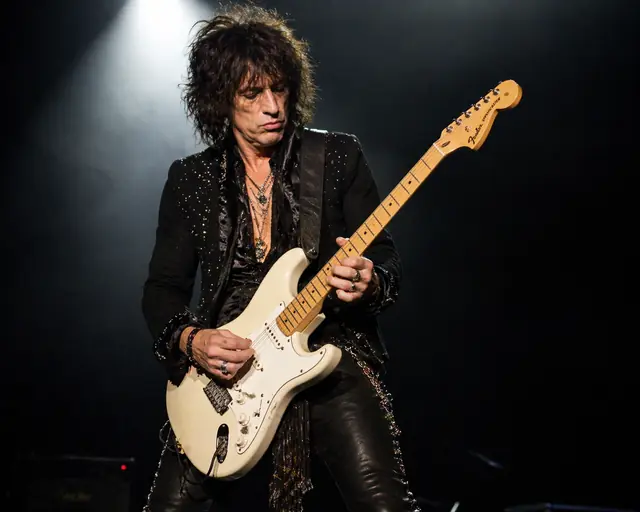 Profiles of Legendary Guitar Players